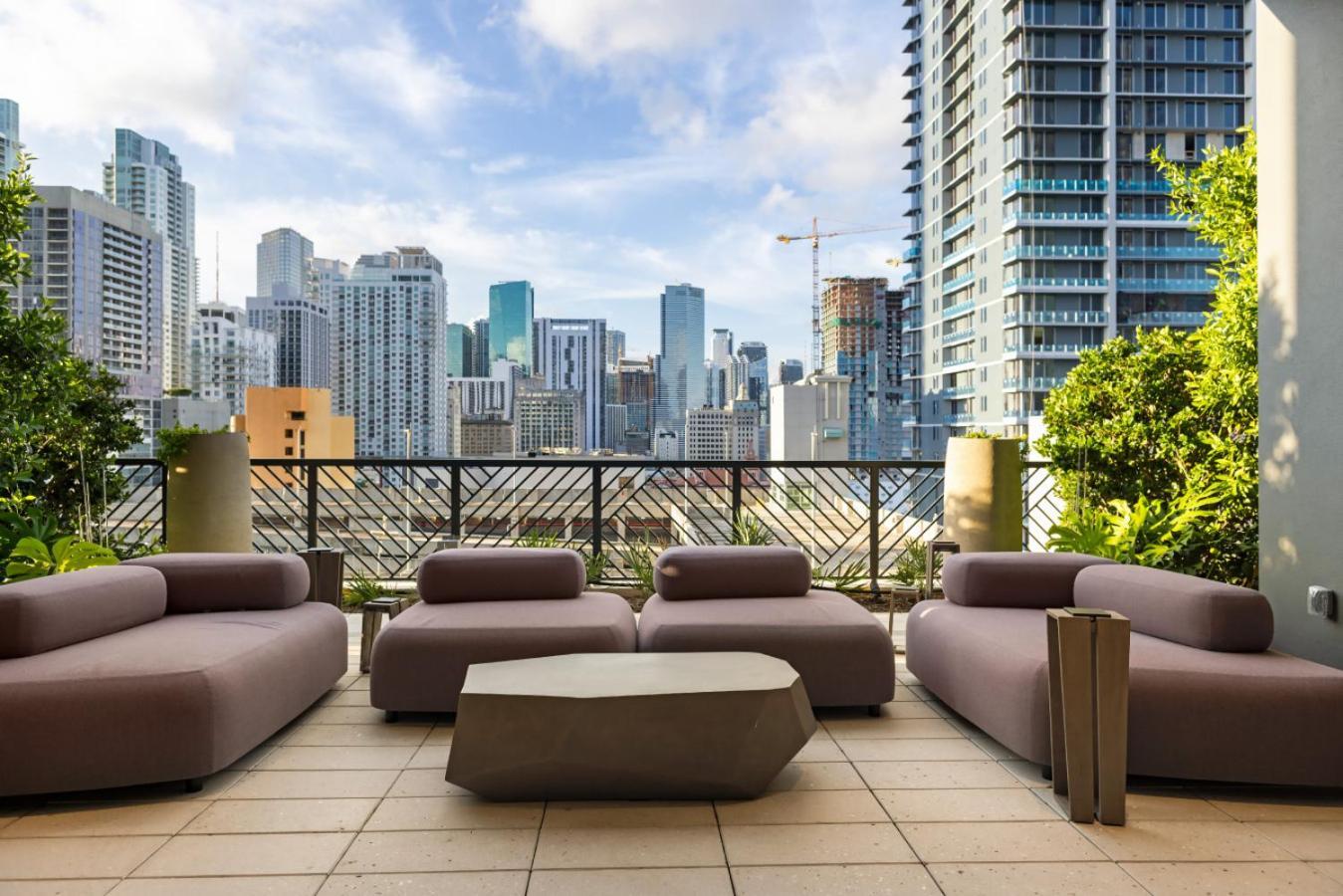 Ferienhaus 3312 Modern In Front Of Kaseya Center With Pool And Gym Miami