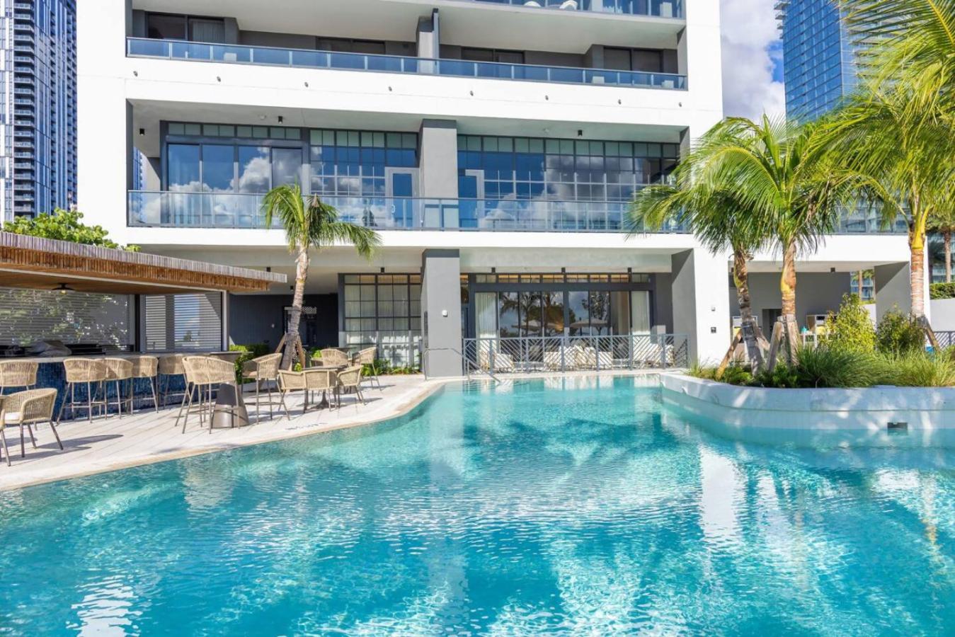 3312 Modern In Front Of Kaseya Center With Pool And Gym Ferienhaus Miami
