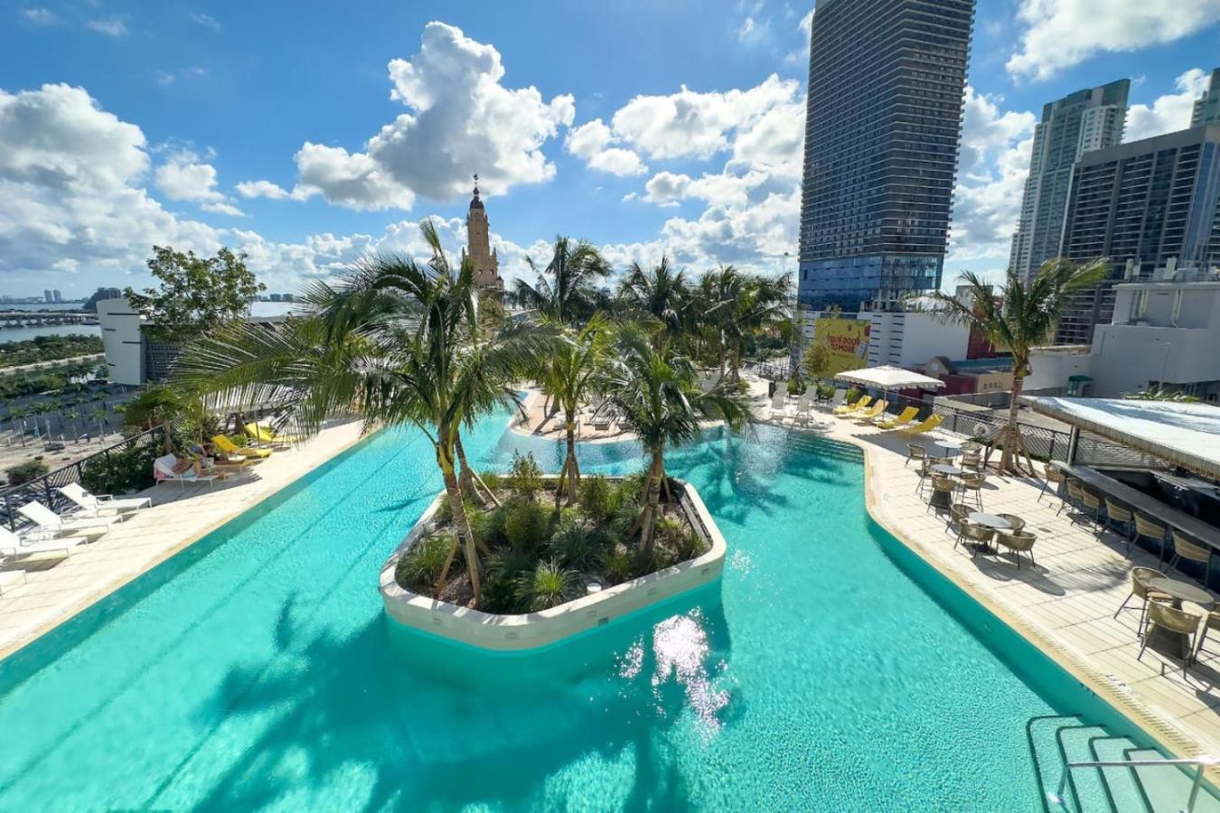 3312 Modern In Front Of Kaseya Center With Pool And Gym