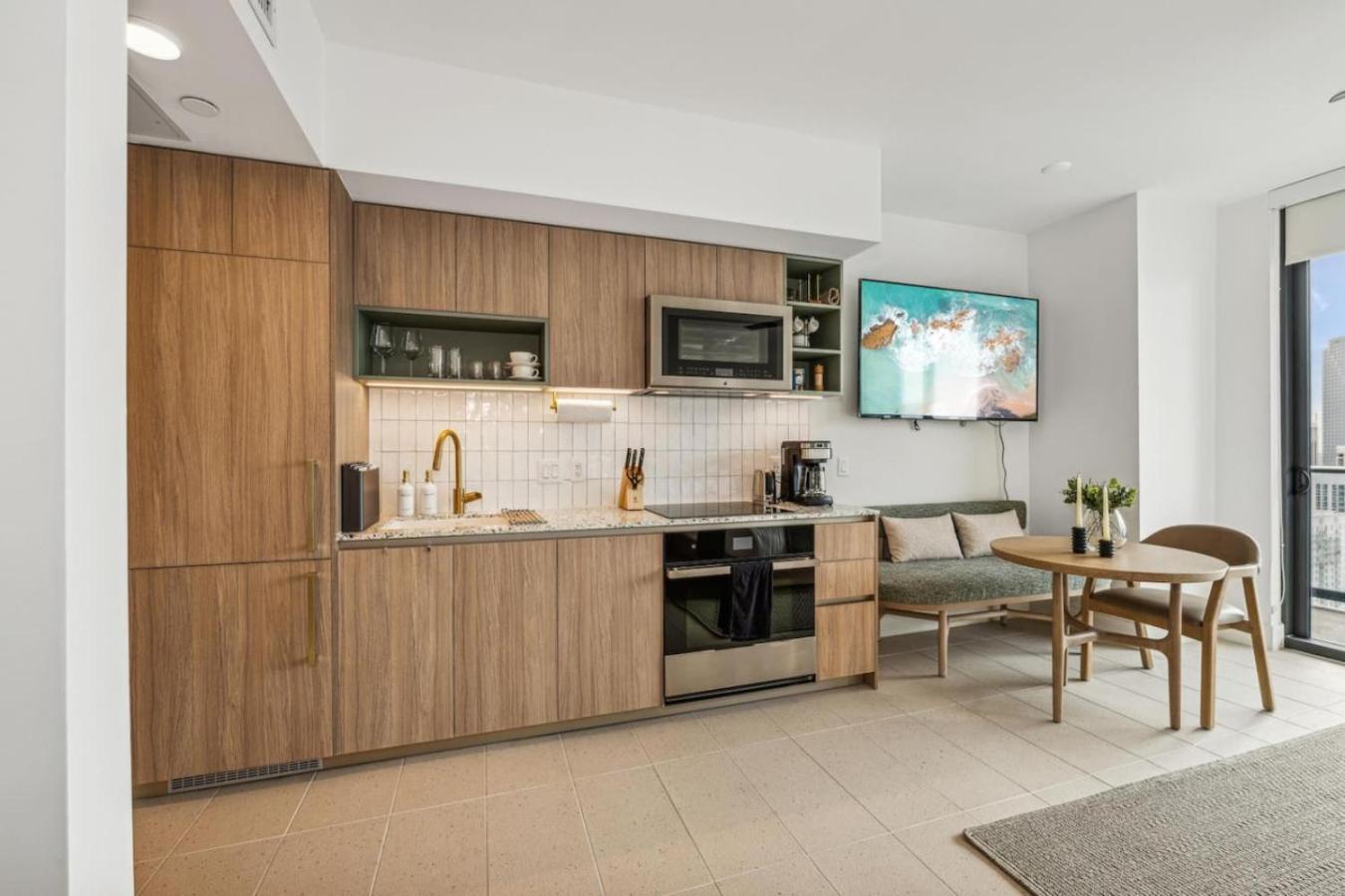 3312 Modern In Front Of Kaseya Center With Pool And Gym Miami